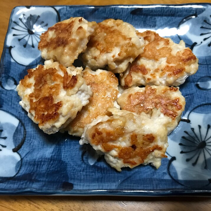 ひとくち 。鶏むね肉のつくね！